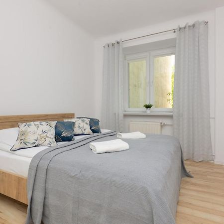 Bright Apartment Wola Near Metro Station By Noclegi Renters Varsóvia Exterior foto