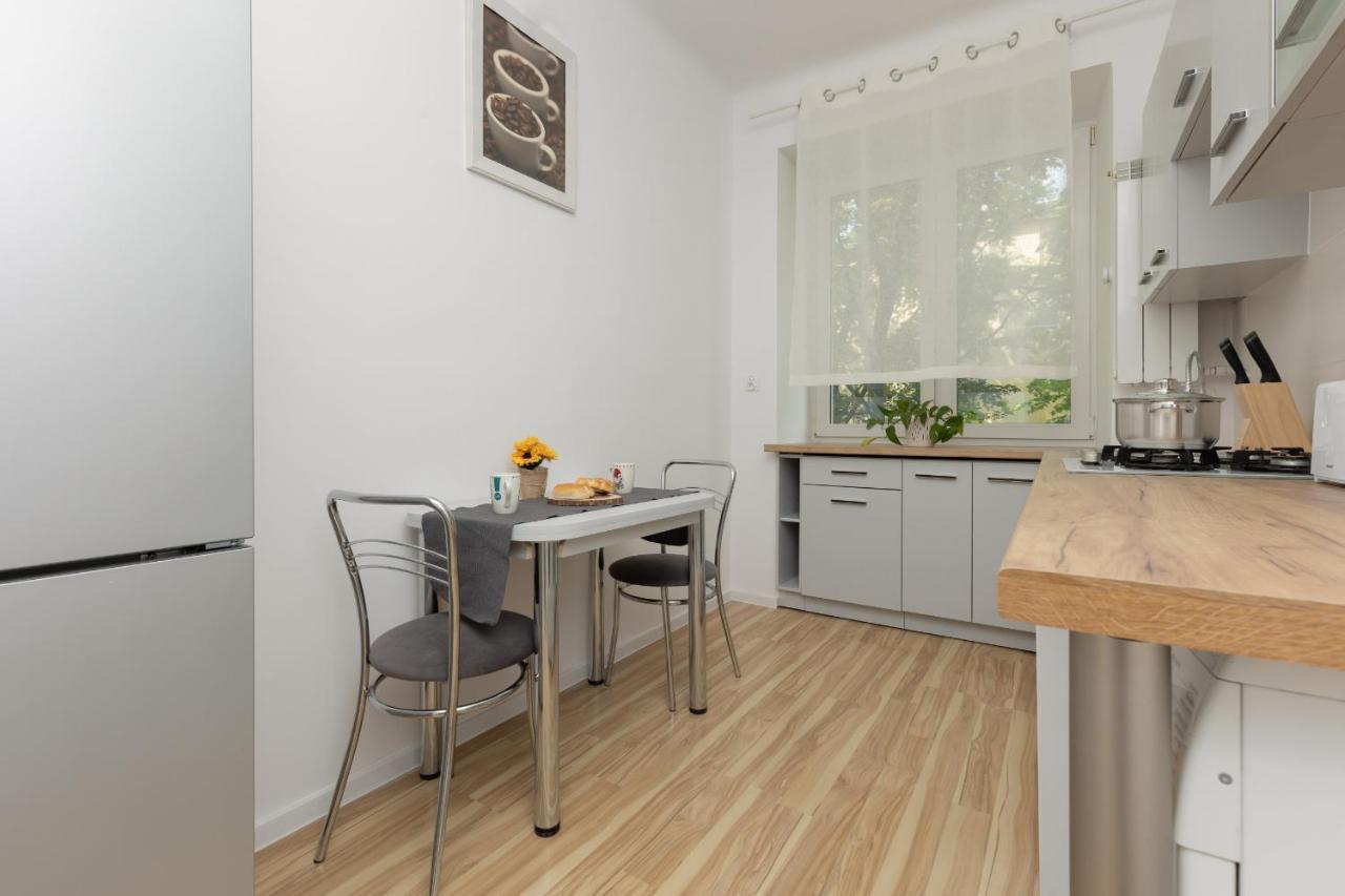 Bright Apartment Wola Near Metro Station By Noclegi Renters Varsóvia Exterior foto