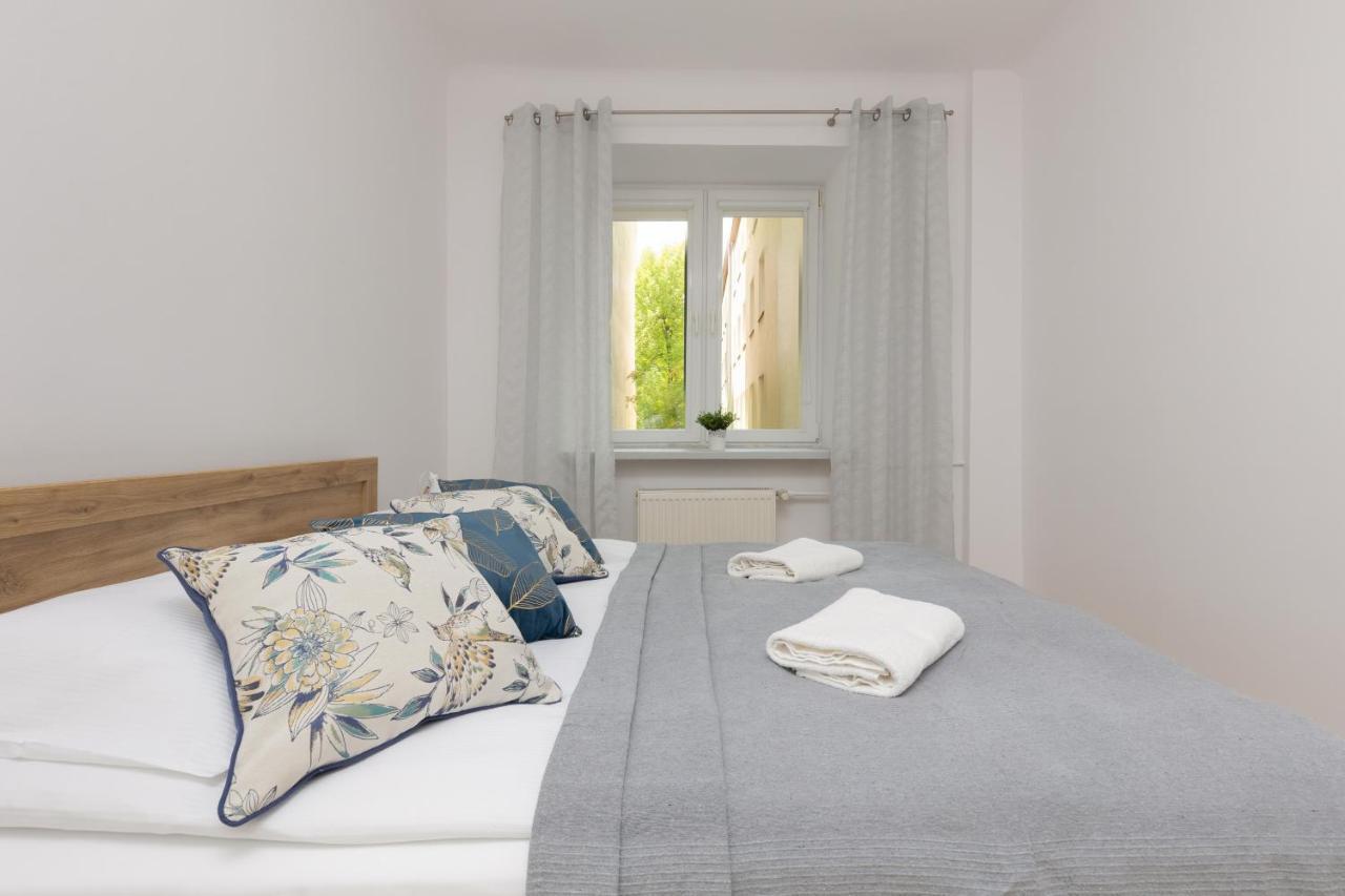 Bright Apartment Wola Near Metro Station By Noclegi Renters Varsóvia Exterior foto